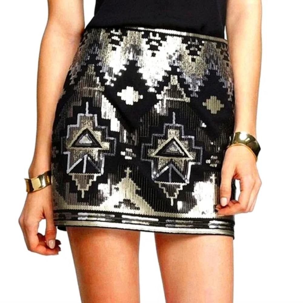 Women's Express Sequin Aztec Mini Skirt/Size Small/Pre-Owned/Excellent condition